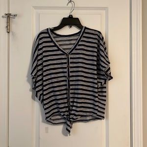 Ana short sleeve shirt, a PS size